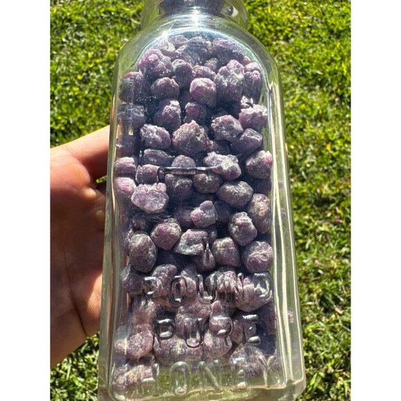 Vintage Jar of Ruby Rough Crystals - 697 grams - Picture 4 of 8